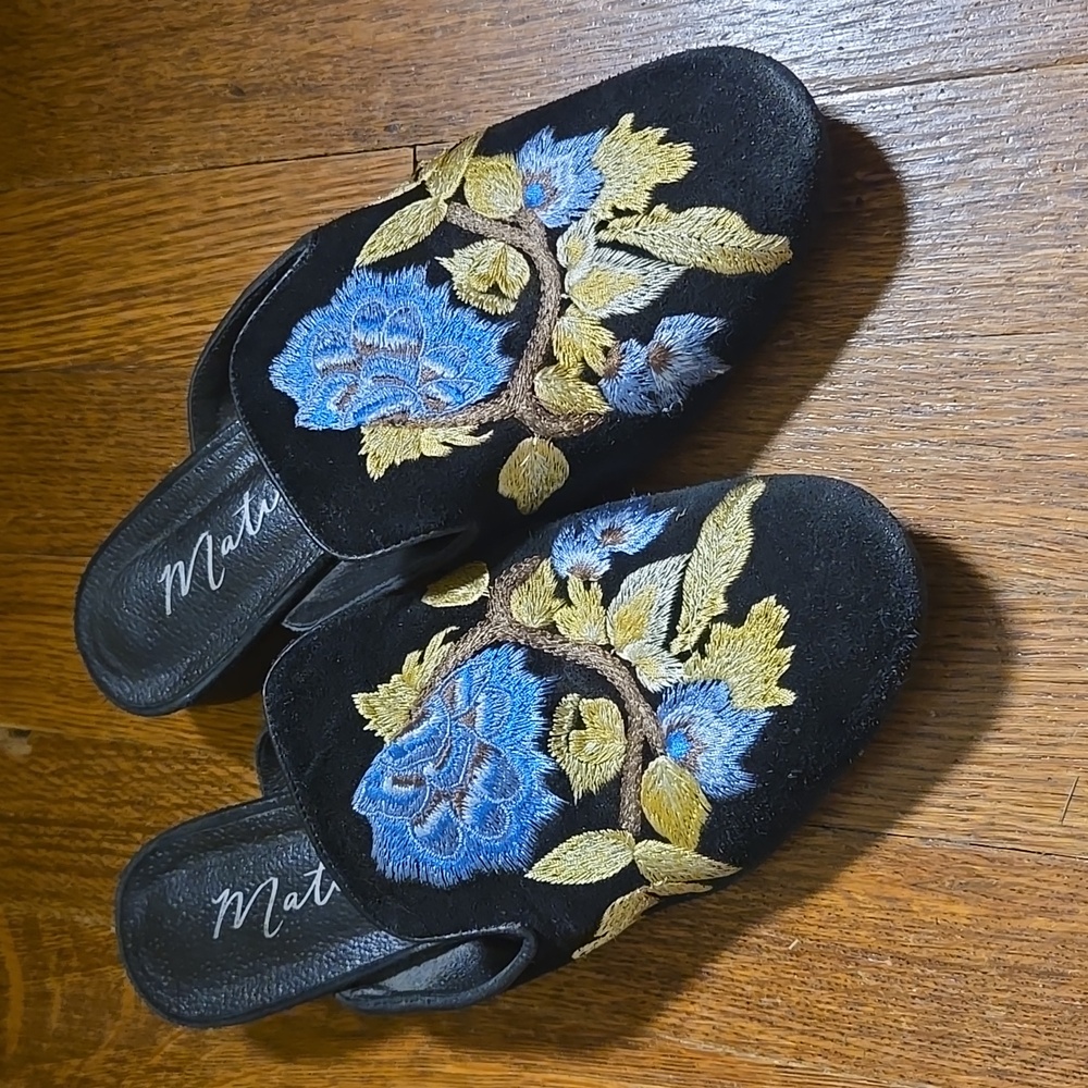 Black Size 7.5M Slides With Blue And Floral Tan Detailing